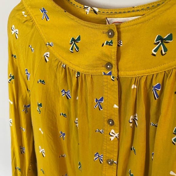 Anthropologie Mustard Yellow Bow Print Button Top - Picture 5 of 9